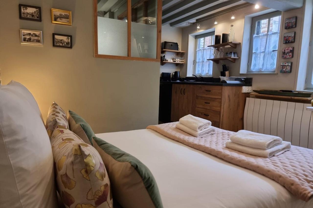 The Saint Jean Suite - Cozy For 2 - Center Honfleur With Fireplace Exterior photo